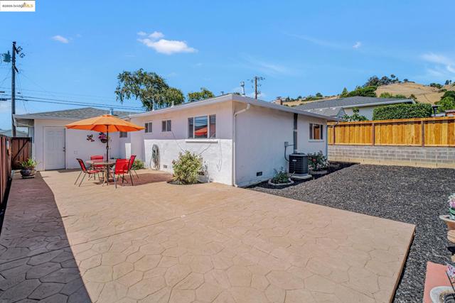 581 Fairway Street, Hayward CA: https://media.crmls.org/mediaz/ac6062e3-dd84-4d82-b4f3-9e947133b422.jpg