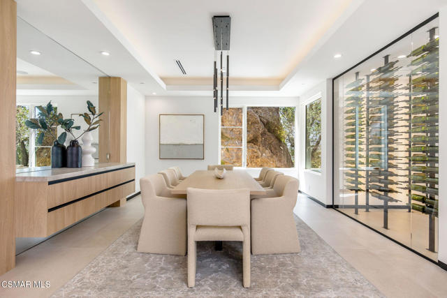 118 Giles Road, Lake Sherwood CA: https://media.crmls.org/mediaz/ac608087-7792-439c-952d-d7d50d04cf41.jpg
