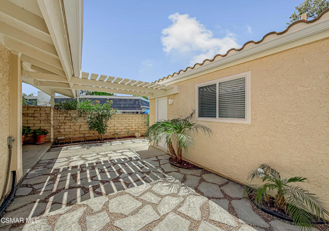 2829 Shoreview Circle, Westlake Village CA: https://media.crmls.org/mediaz/ac618398-2e05-488f-bbee-b1775c41679e.jpg
