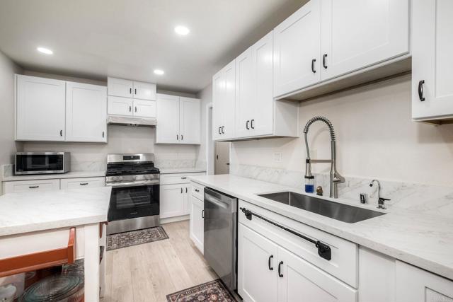 Detail Gallery Image 8 of 37 For 4231 Cielo Ave, Oceanside,  CA 92056 - 3 Beds | 2 Baths