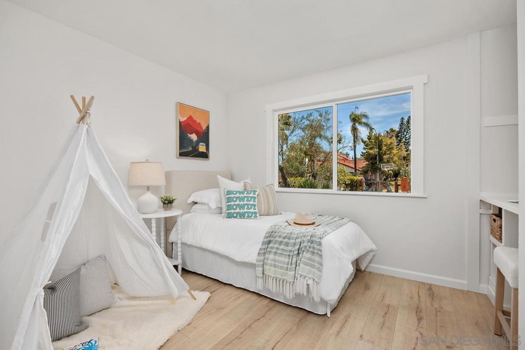 1570 Avenida De Los Lirios - photo 13