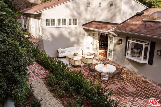 5657 Valley Oak Drive, Los Angeles CA: https://media.crmls.org/mediaz/ac637510-1ddc-419d-8f03-682127f6dbcb.jpg