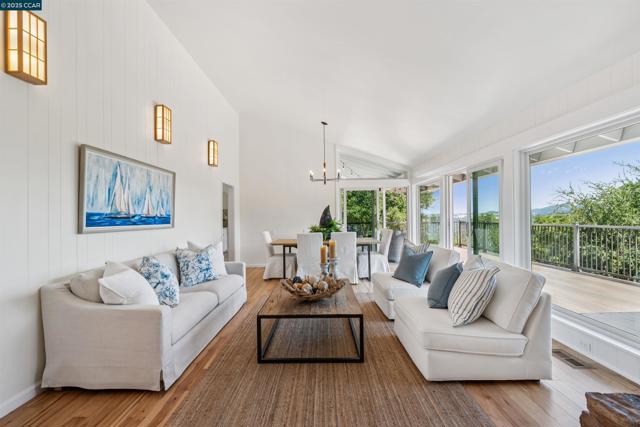 3803 Quail Ridge Road, Lafayette CA: https://media.crmls.org/mediaz/ac638fd4-1584-43b4-a22e-66b775ecfe9b.jpg