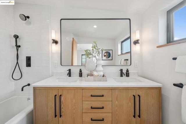 1516 Blake St, Berkeley CA: https://media.crmls.org/mediaz/ac64ad52-3436-4b44-90c4-1be7ab2c0c15.jpg