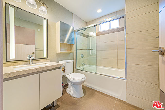 903 S New Hampshire Avenue, Los Angeles CA: https://media.crmls.org/mediaz/ac64bf01-cf39-455f-bfa9-a3cc17ea668d.jpg