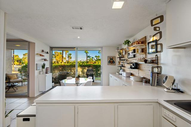 2501 N Whitewater Club Drive, Palm Springs CA: https://media.crmls.org/mediaz/ac6509ca-a582-4da6-827a-60f6f41320aa.jpg