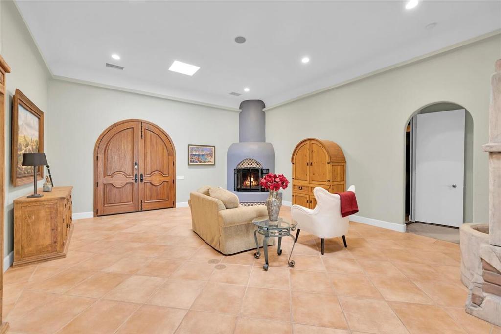 MLS #219136421DA image #4