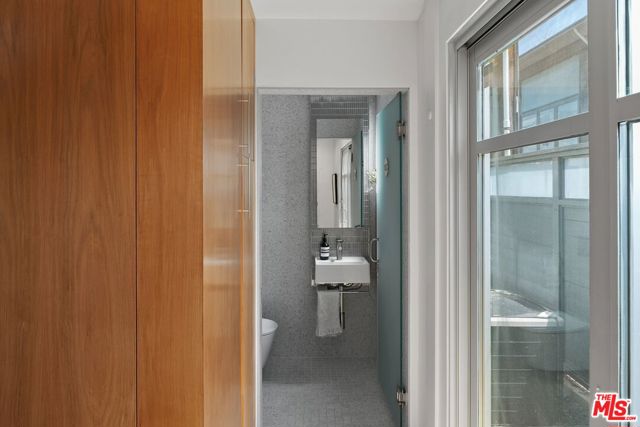 512 Brooks Avenue, Venice CA: https://media.crmls.org/mediaz/ac659b70-b29e-49d0-88e2-f56182730746.jpg