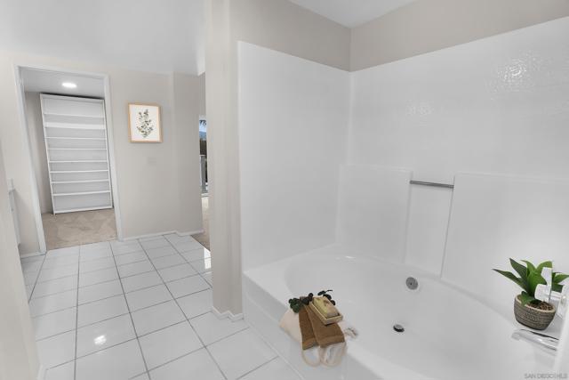 2071 Monaco Ct, El Cajon CA: https://media.crmls.org/mediaz/ac65e37f-6551-4401-b413-ba9859c0e887.jpg