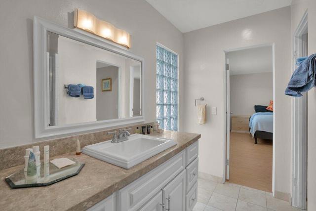 48320 Beverly Drive, Palm Desert CA: https://media.crmls.org/mediaz/ac66c056-83e2-4b9f-99a0-3a141d1601bb.jpg