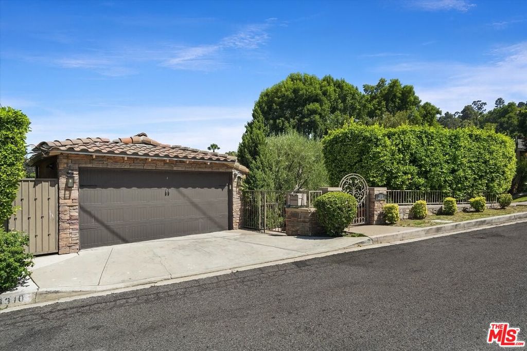 3310 Bennett Drive