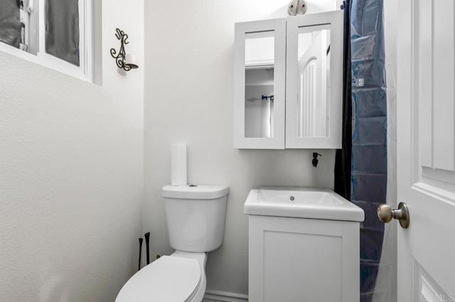 821 Maria Avenue, Spring Valley CA: https://media.crmls.org/mediaz/ac674b06-9bda-4ae3-abec-5bc8a40451db.jpg