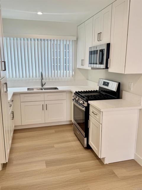 Detail Gallery Image 1 of 10 For 1235 N Brand Bld #3,  Glendale,  CA 91202 - 1 Beds | 1 Baths