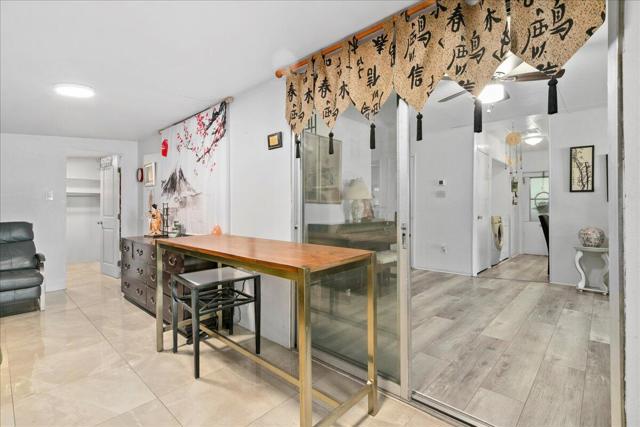 36 Club Circle Drive, Palm Springs CA: https://media.crmls.org/mediaz/ac684bf3-f2ac-461e-a7db-22ea313dac31.jpg