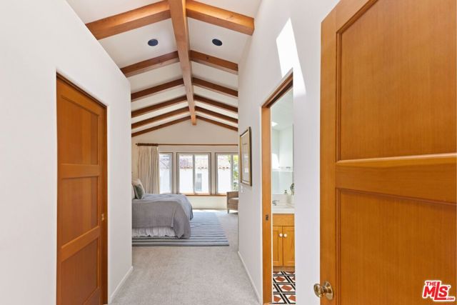 306 AMALFI Drive, Santa Monica CA: https://media.crmls.org/mediaz/ac6897eb-c321-4966-901b-35809d13e33d.jpg