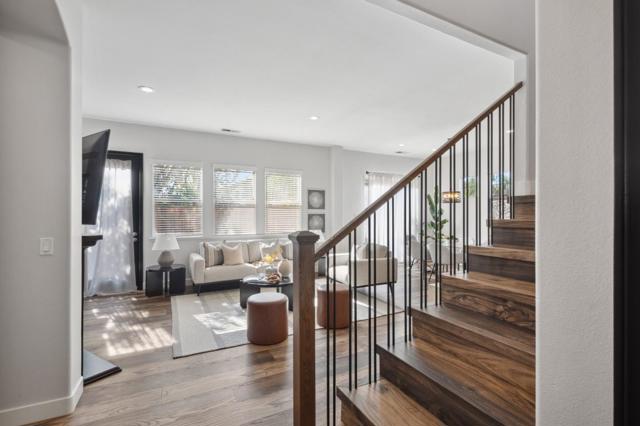 7531 Edinburgh Way, Gilroy CA: https://media.crmls.org/mediaz/ac68bb80-1a4a-48a9-bae4-d1d009db7bc0.jpg