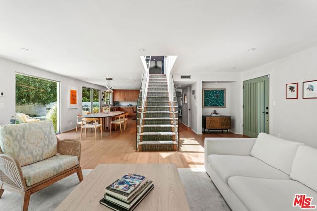 7712 Chandelle Place, Los Angeles CA: https://media.crmls.org/mediaz/ac68c6df-f3ae-4356-b849-fc5ad561f9df.jpg