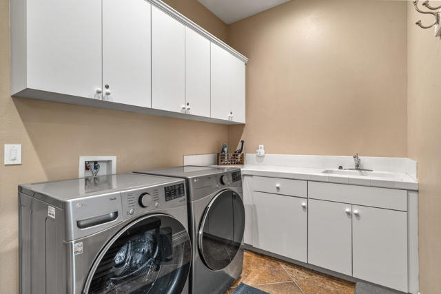 56925 Mountain, La Quinta CA: https://media.crmls.org/mediaz/ac694ebb-d373-4538-b03d-623b111d71c4.jpg