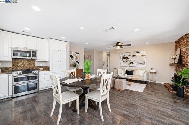 648 Buckeye Dr, Livermore CA: https://media.crmls.org/mediaz/ac6955f1-f937-4e5a-81e8-97784ea28173.jpg