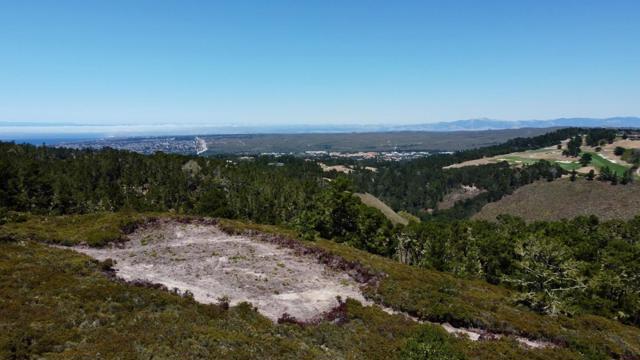 2 Monterra Ranch, Monterey CA: https://media.crmls.org/mediaz/ac698f0f-a31a-433e-9f22-94cbe05f832c.jpg