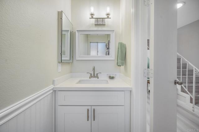 Detail Gallery Image 17 of 32 For 2112 E Vista Way #10,  Vista,  CA 92084 - 3 Beds | 2/1 Baths