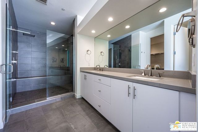 1007 Ziel Drive, Palm Springs CA: https://media.crmls.org/mediaz/ac6acf4b-098a-4810-990f-c41dfb272143.jpg