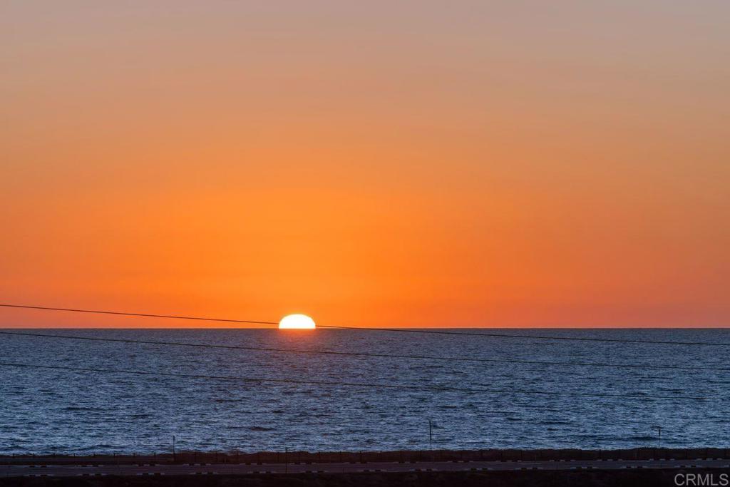 https://media.crmls.org/mediaz/ac6b3a52-4d7c-4306-97ff-e7f978661b8e.jpg?preset=X-Large