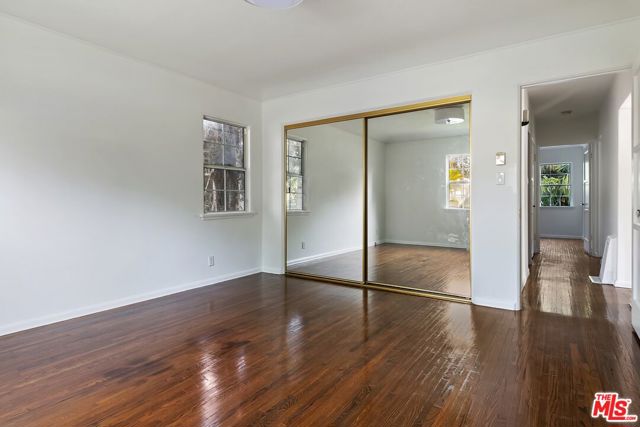 3032 Oakhurst Avenue, Los Angeles CA: https://media.crmls.org/mediaz/ac6b9643-2a65-4804-8eb8-f437da1a965b.jpg
