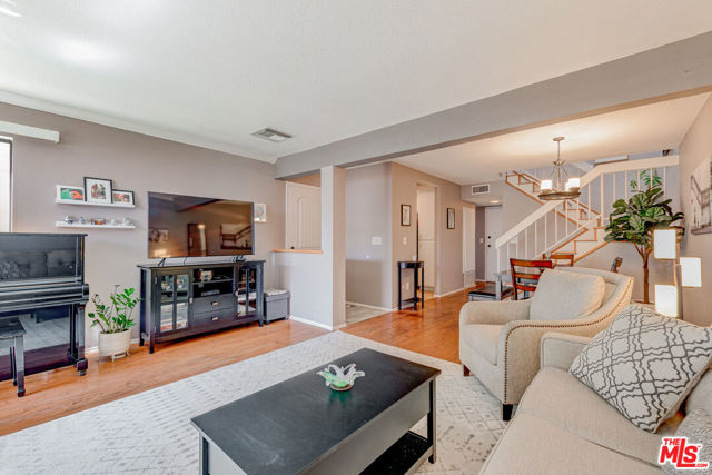 8330 Penfield Avenue, 10 photo 6