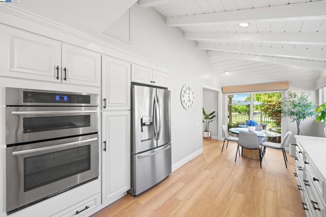 711 Glen Eagle Ct, Danville CA: https://media.crmls.org/mediaz/ac6d876b-8687-43fa-a78d-677dd86f82d4.jpg
