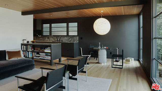 4934 La Roda Avenue, Los Angeles CA: https://media.crmls.org/mediaz/ac6db3a1-e9d4-4e8f-a7ec-1ca4fef2cacb.jpg