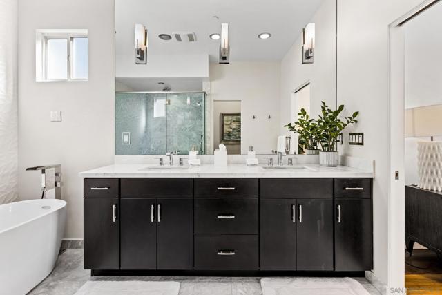 3705 Haines St, San Diego CA: https://media.crmls.org/mediaz/ac6db59b-6a5e-4198-b0c8-be256b52e013.jpg