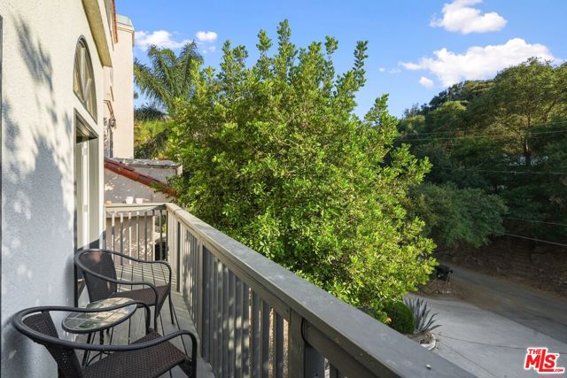 3418 Dorothy Road, Topanga CA: https://media.crmls.org/mediaz/ac6dfd63-f935-473b-8cbf-e022462bd185.jpg