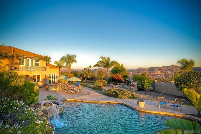 15068 Creek Hills Rd, El Cajon CA: https://media.crmls.org/mediaz/ac6e0d97-3b1d-4587-adb4-37b2e5bfc2b0.jpg