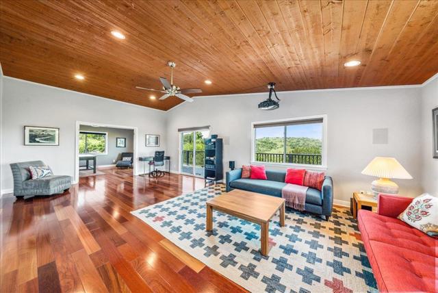 24805 Corte Poco, Salinas CA: https://media.crmls.org/mediaz/ac6e548c-0835-4a69-8e9f-c89a5bb60dfb.jpg
