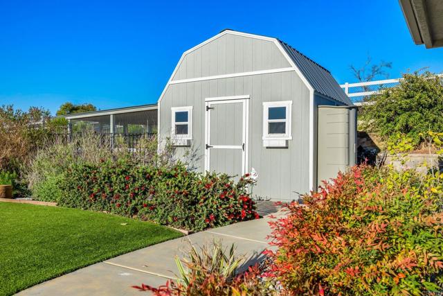 Detail Gallery Image 13 of 36 For 28623 Willow Park Rd, Escondido,  CA 92026 - 3 Beds | 3 Baths