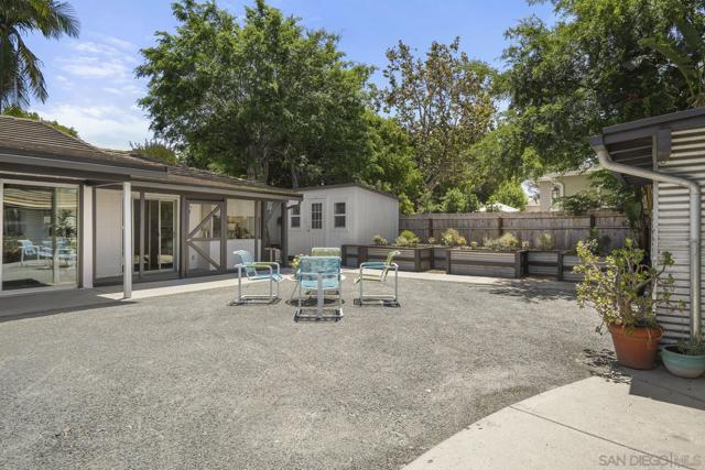 Image 4 of 51 For 4877 Lorraine Dr