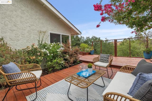 32 Pacer Pl., Walnut Creek CA: https://media.crmls.org/mediaz/ac707ad2-2b74-4288-a44e-6079c3410abf.jpg