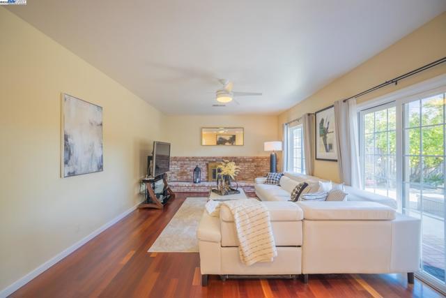 42001 Via San Gabriel, Fremont CA: https://media.crmls.org/mediaz/ac7188a4-484d-4a56-b891-8e245126b5e0.jpg
