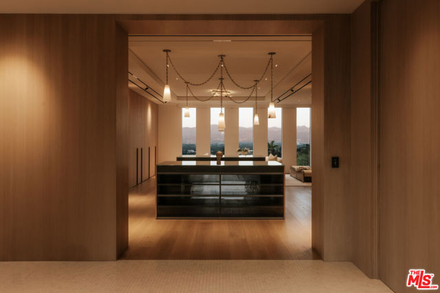 16187 Royal Oak Road, Encino CA: https://media.crmls.org/mediaz/ac71f1b9-9adf-4d82-8c0f-52da9387ee2a.jpg