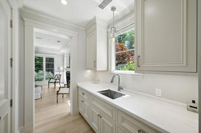 830 Bromfield Road, San Mateo CA: https://media.crmls.org/mediaz/ac722cc8-31d8-4a4e-95ff-986ec286adf8.jpg