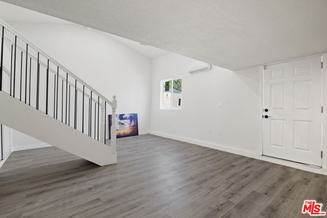7853 Bothwell Road photo 40