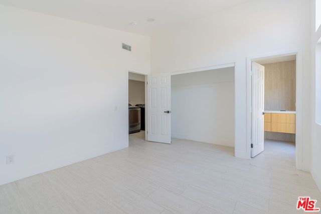 Image 32 of 44 For 70725 Ironwood Drive
