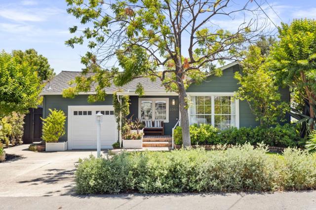 2061 Oakley Avenue, Menlo Park CA: https://media.crmls.org/mediaz/ac737ef6-0c20-40fc-aa49-25f840e25a05.jpg