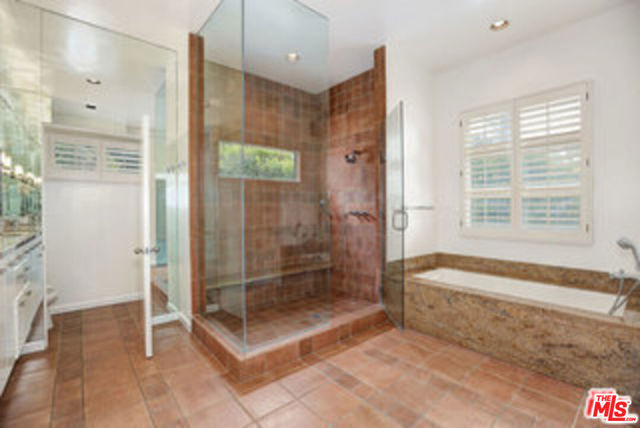 8049 Briar Summit Drive, Los Angeles CA: https://media.crmls.org/mediaz/ac73dcd0-a9c1-4646-ad61-3adf532fe338.jpg