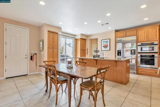 1489 Menton St, Danville CA: https://media.crmls.org/mediaz/ac73fbfd-0b4e-48ef-abb6-9980d763fbf7.jpg