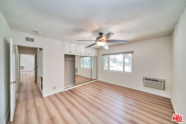 12129 Beverly Boulevard, Whittier CA: https://media.crmls.org/mediaz/ac7476d9-b876-4412-91c7-ae06304440be.jpg