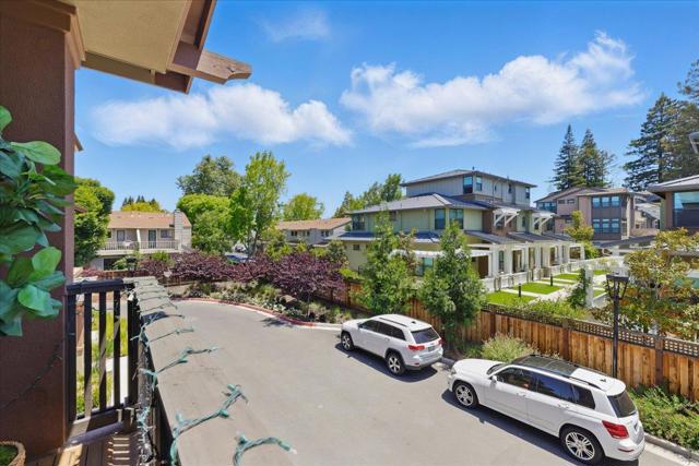 332 Marquetta Circle, Mountain View CA: https://media.crmls.org/mediaz/ac74e19c-8d6d-42c9-b7d2-1801bfdd0f8e.jpg