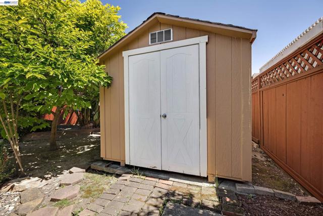 Image 34 of 47 For 15126 Andover St