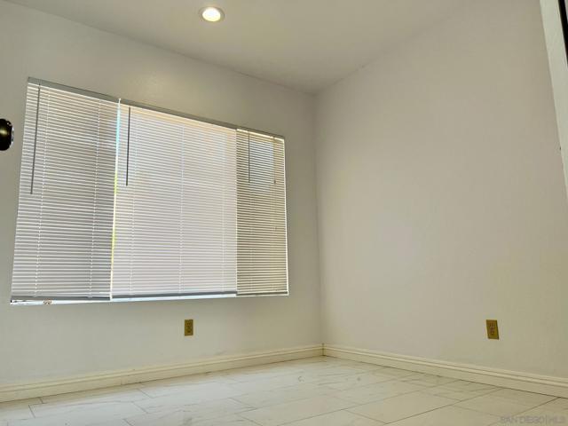 1370 Montego Ct, Vista CA: https://media.crmls.org/mediaz/ac759855-3746-4c96-abde-ad204036046a.jpg